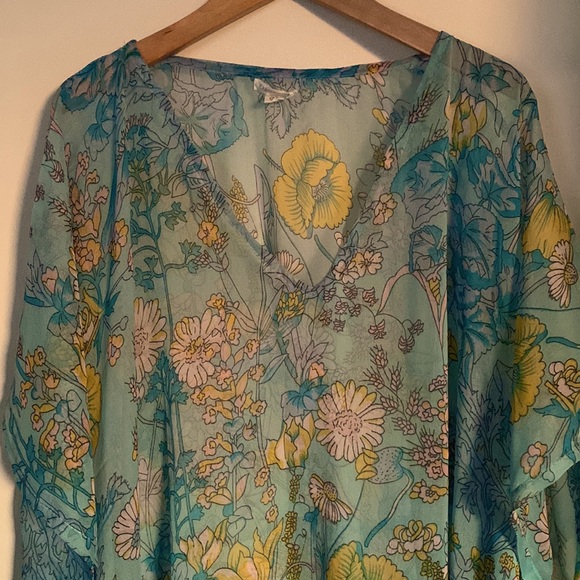 Beach Cover-up. Delicately fabric & flows with lights colors at the beach. - Picture 2 of 12